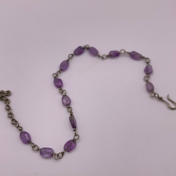 Lovely dainty silver tone and amethyst bracelet - Picture 4 of 4
